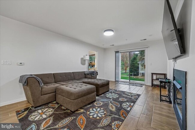 Photo - 10010 Vanderbilt Cir Unit 3-9