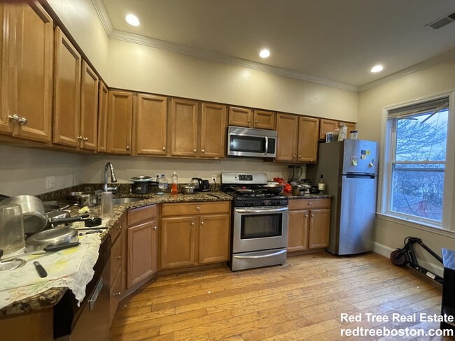 Photo - 30 Circuit St Apartments Unit 3