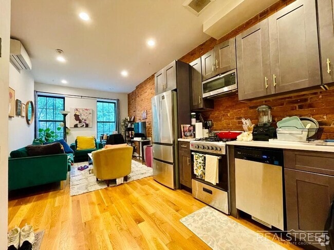 Building Photo - Spacious Modern 1 Bedroom Unit 2F Rental