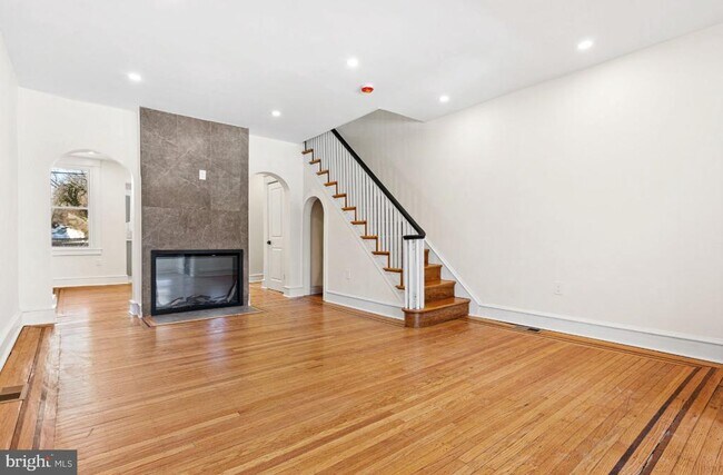 Photo - 6812 Sprague St