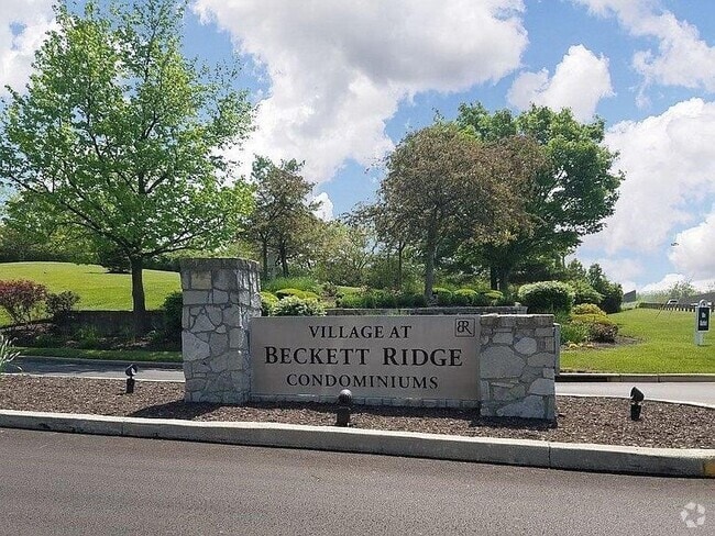 Building Photo - 8892 Eagleview Dr Unit 12 Rental