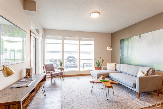 2BR, 2BA - 1,112 SF