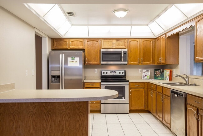 Photo - 411 Greenfield Rd