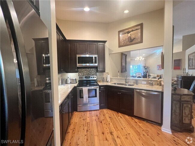 Building Photo - 3735 Fieldstone Blvd Unit 9 Rental
