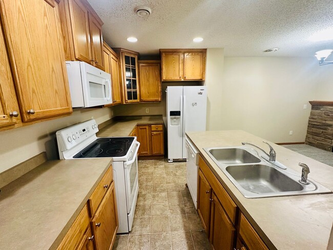 Photo - Updated Colonial 3 Bedroom Townhome with N...