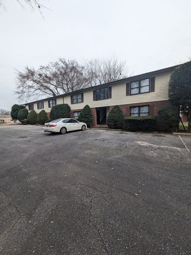 1BD/1BA Second Floor Unit at Westmont Apar... - 1BD/1BA Second Floor Unit at Westmont Apar... Casa