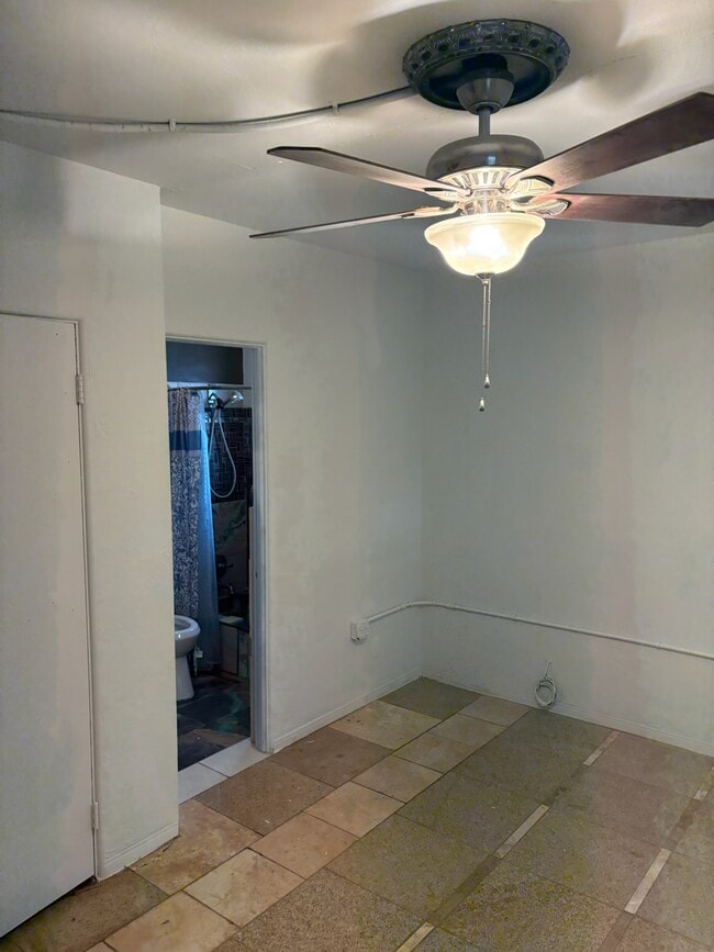 Photo - 1703 John Anderson Dr