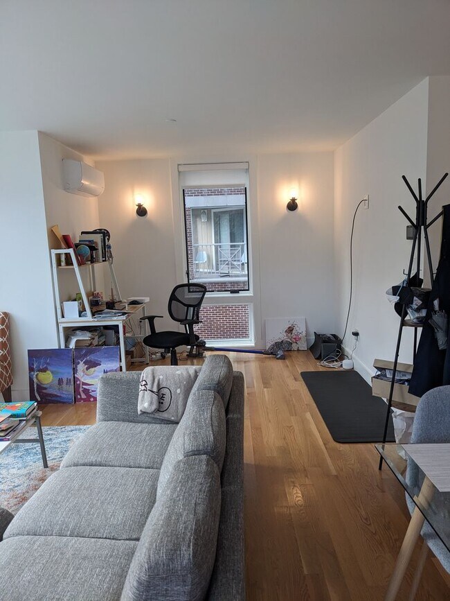 Photo - WOW!!!!  GREAT BROOKLINE STUDIO WITH NO BROKER FEE AVAILABLE 9/1
