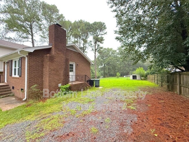 Photo - 1714 Sue St