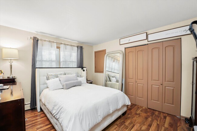 Photo - 69 E Quincy-2 Unidad 2