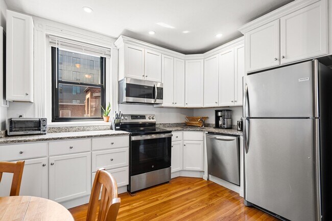 Building Photo - 107 Jersey St Unit 16 Rental