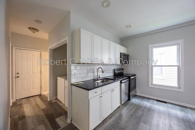 Photo - 687 Winchester Ave Unit Floor 1
