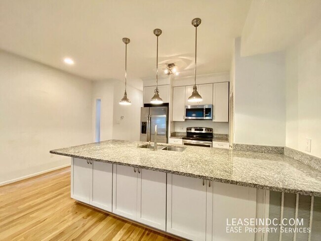 Photo - 1721 11th St NW Unidad #1