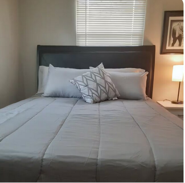 Photo - 2622 E 109th Ave