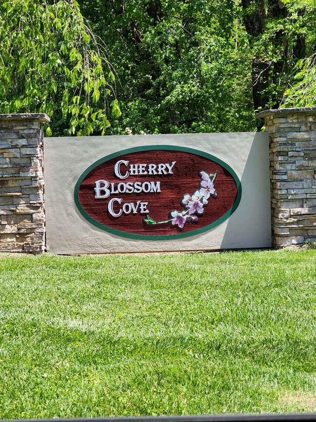 Photo - 14 Cherry Laurel Ln