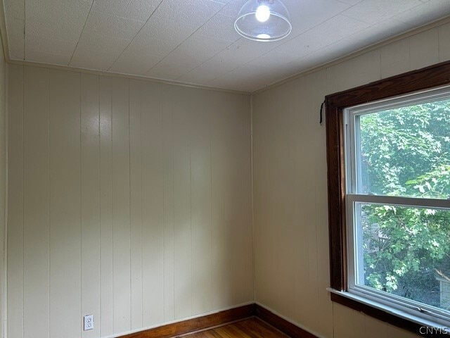 Building Photo - 439 Valley S Dr