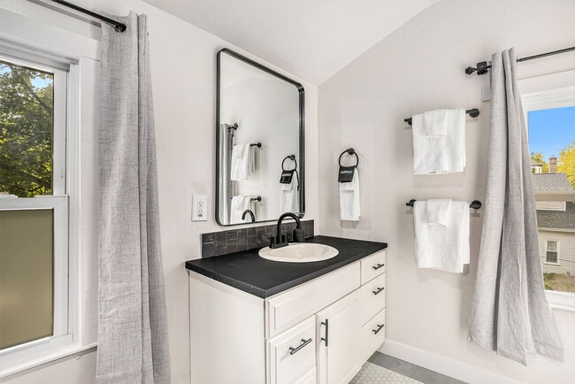 Photo - 37 Gold Ave NW Unit ID1346770P