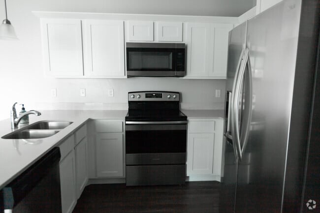 Building Photo - 552 N 360 W Unit Building D Rental