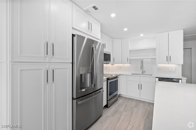 Building Photo - 1363 Chesapeake Ave Unit B-2 Rental