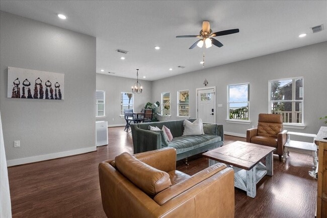 Building Photo - 1205 Todville Rd