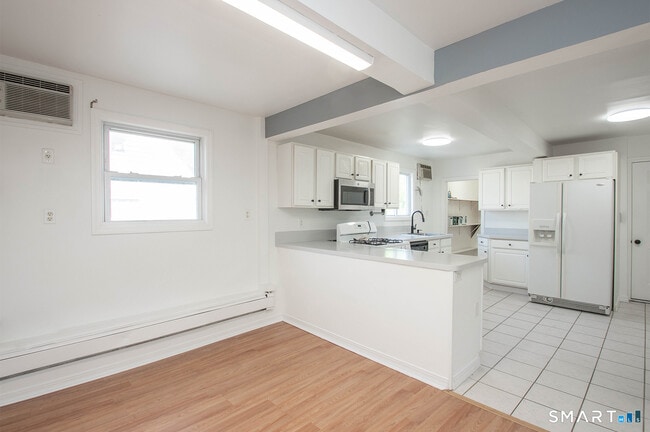 Photo - 2879 Fairfield Ave