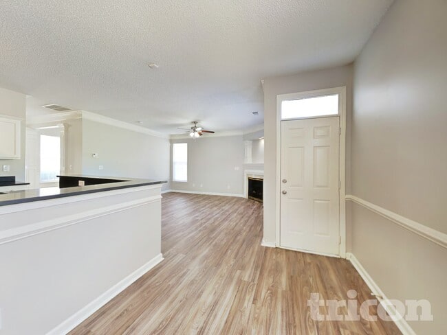 Photo - 5920 Shining Oak Ln