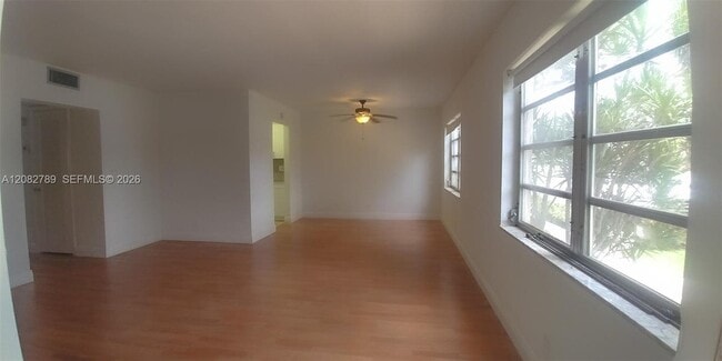 Building Photo - 606 S C St Unit 101