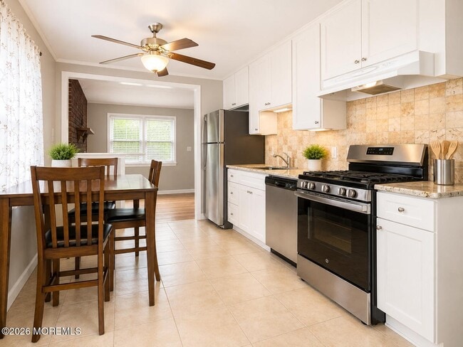 Photo - 162 Seabreeze Way