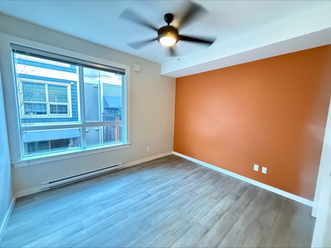 Photo - 244-244 Selby St