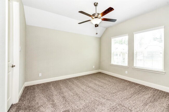 Photo - 137 Skybranch Dr