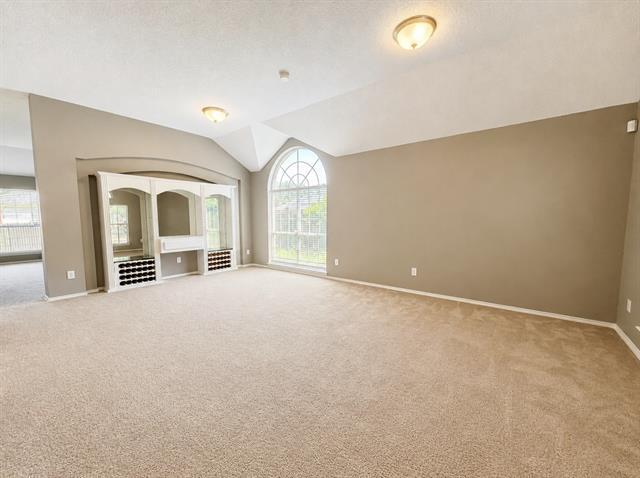 Photo - 7700 Glenoaks Dr
