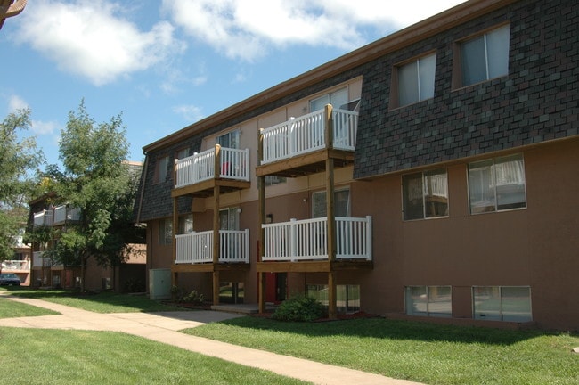 Riverbend - Newly Renovated! Call today!