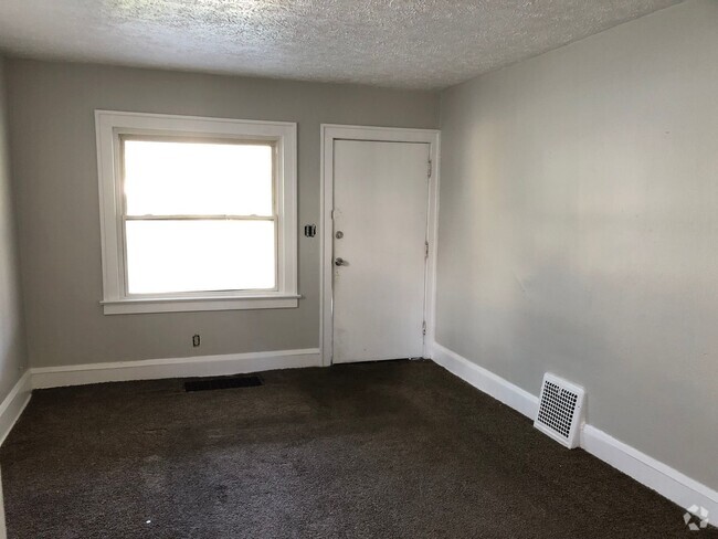 Building Photo - 4 BED 1 BATH UNIT IN GARFIELD HEIGHTS Rental