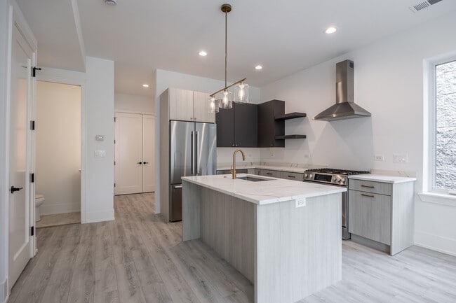 Photo - 1814 W Thomas St Unit 2F
