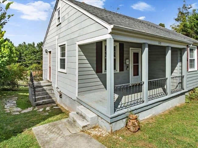 Photo - Radford, 3 BR / 2 BA, Available NOW