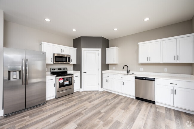 3BR, 2.5BA - 1,646SF : Kitchen - West Hamilton Hamlets