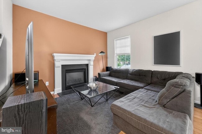 Photo - 33 Lindley Dr