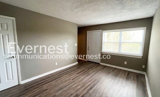 Photo - 3340 Roadrunner Trail