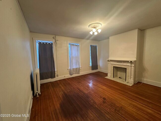 39 S Lake Ave Unit #4