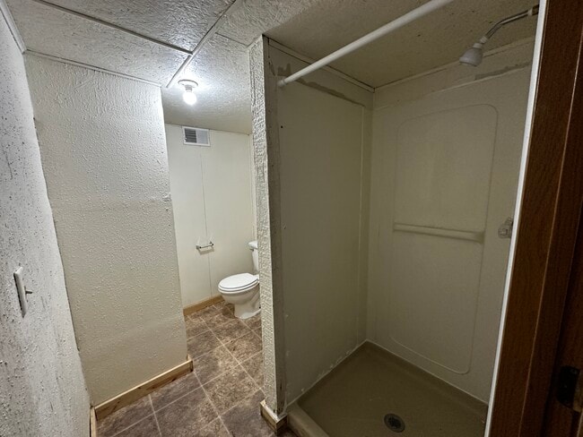 Photo - 1402 8th St E