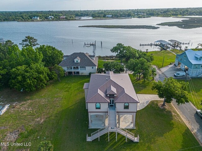 Photo - 238 Lovers Ln