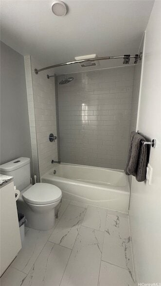 Photo - 987 Queen St