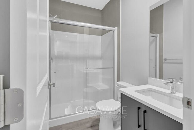 Photo - 6006 Naden Landing NW