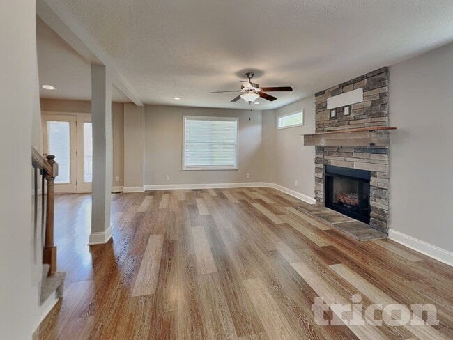Photo - 204 Bonnell Dr