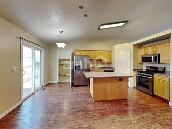 Photo - 120 S 1660 W