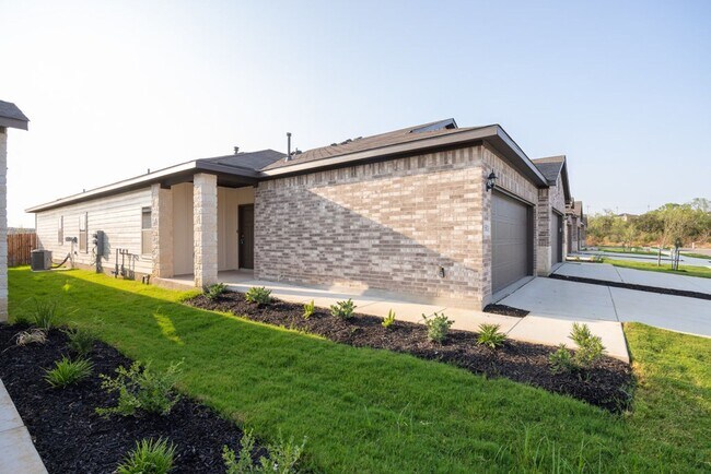 Building Photo - COMING SOON! STUNNING 3 BEDROOM DUPLEX LOCATED IN CONVERSE, TX!