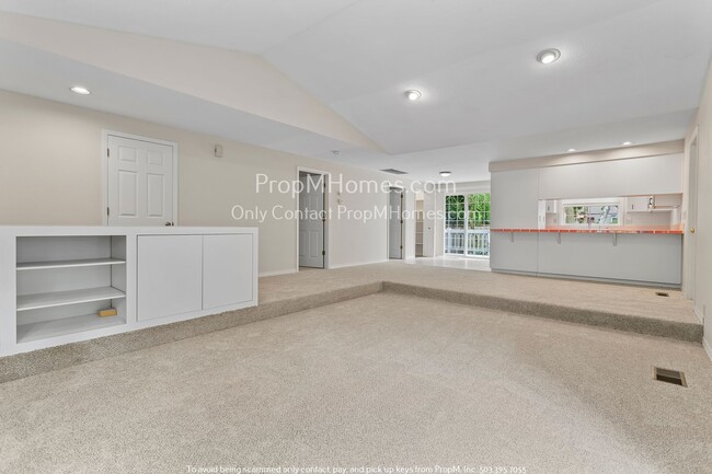 Photo - Lake Oswego Two Bedroom Home - New Updated Kitchen Coming Soon!