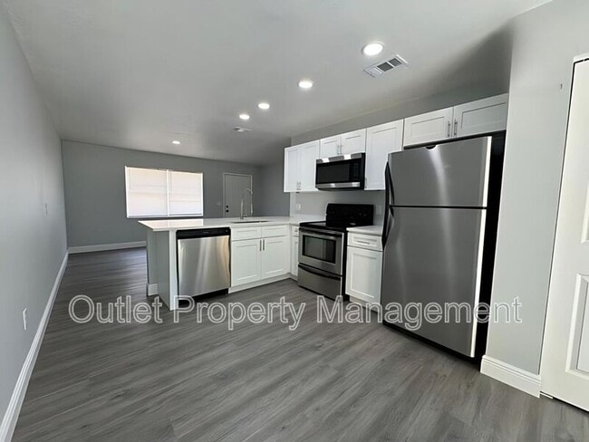 Photo - 442 S Hill Ave