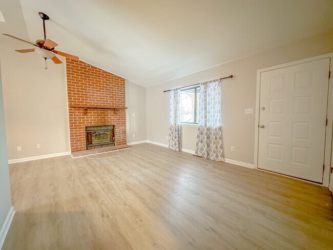 Photo - 3 Bedroom/2Bath Ranch inside Lake Monticello Community