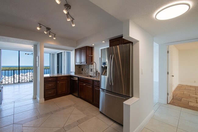 Photo - 122 Lakeshore Dr Unit 1134